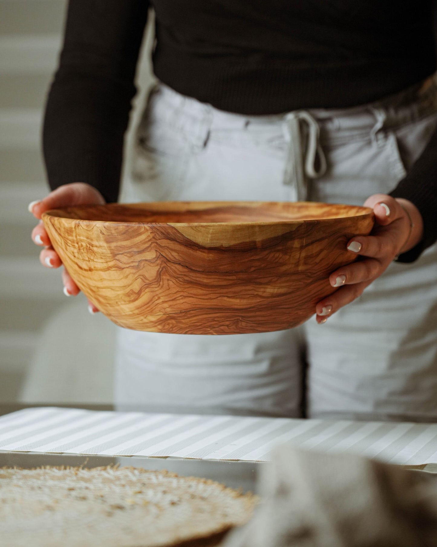Round Olive Wood Salad Bowl – Naturally Elegant for Every Occasion