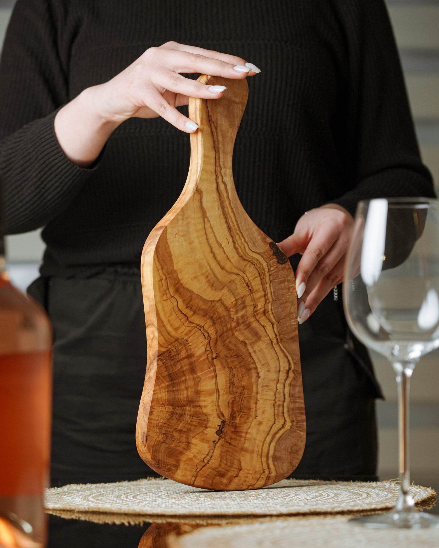 Irregular Shaped Cutting Board with Handle – Perfect for Culinary Creativity