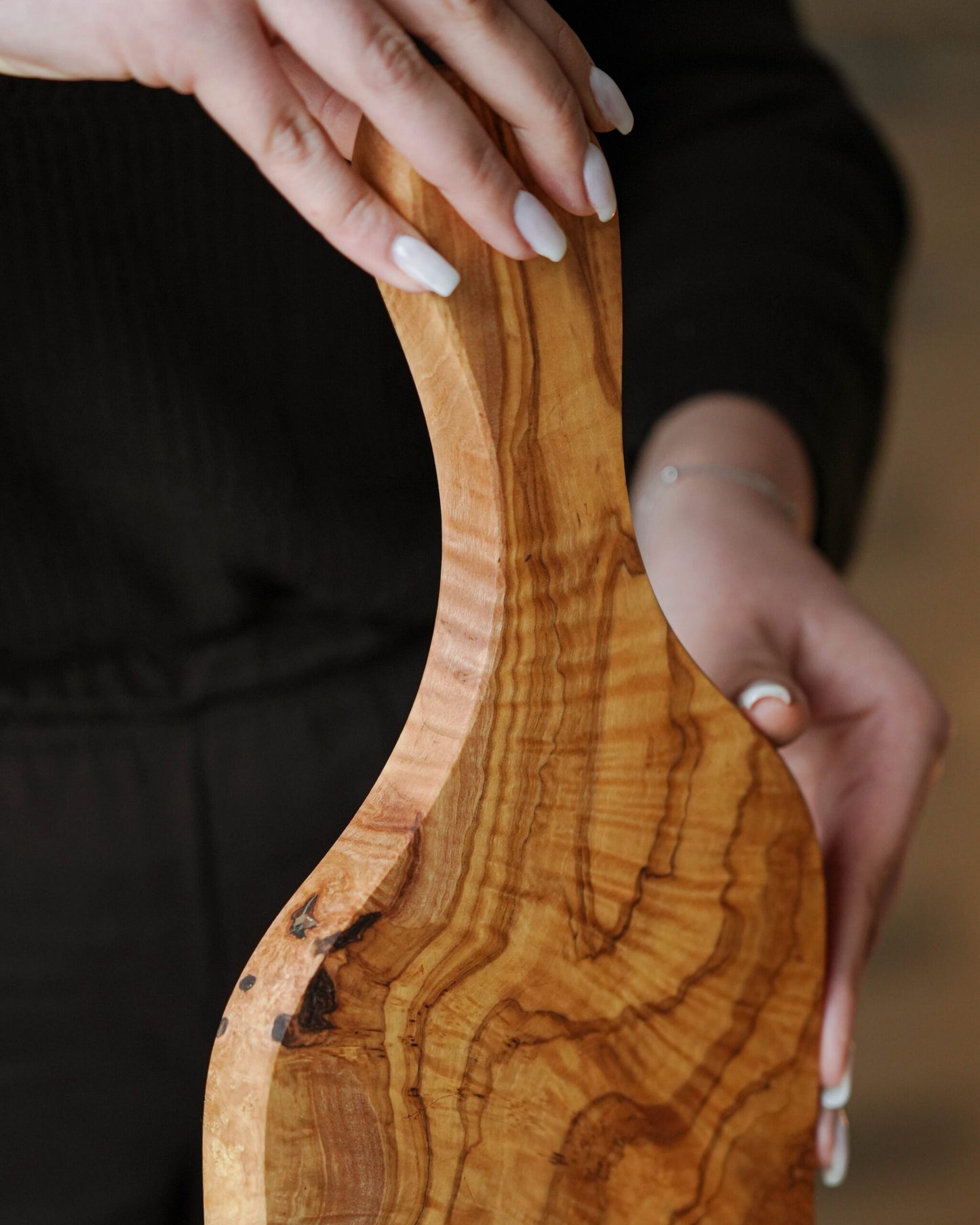 Irregular Shaped Cutting Board with Handle – Perfect for Culinary Creativity