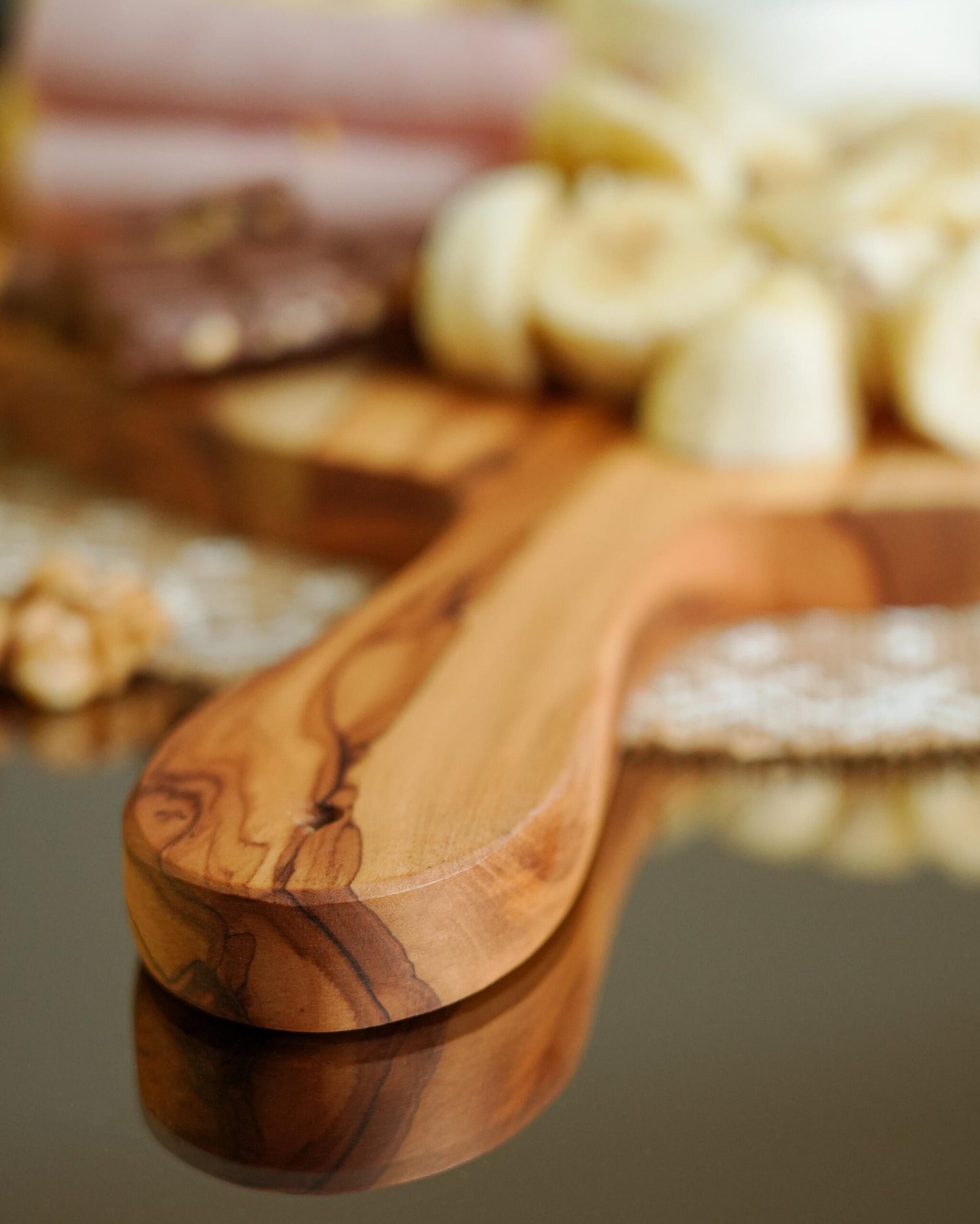 Handcrafted Olive Wood Cutting Board β Rustic & Elegant Kitchen Essential